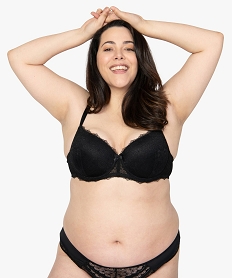 GEMO Soutien-gorge avec armatures et bonnets moulés surmontés de dentelle noir standard