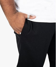 pantalon de jogging homme contenant du coton bio noirA838101_2