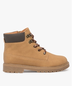 GEMO Boots garçon avec col rembourré lacets montagne et semelle crantée jaune standard
