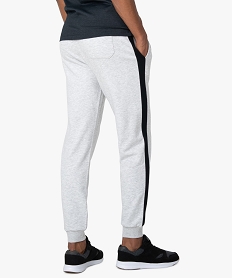 pantalon de jogging homme avec bandes sur les cotes gris pantalonsA976001_3
