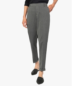 GEMO Pantalon femme coupe carotte avec revers cousus Gris