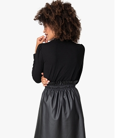 tee-shirt femme cotele a manches longues avec epaules froncees noirB033201_3