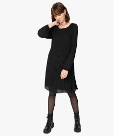 GEMO Robe de soirée femme en matière crêpe plissée avec manches longues Noir