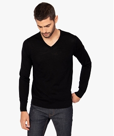 pull homme en laine fine merinos avec col v noirB255001_1