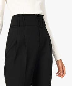 pantalon femme avec pinces et ceinture a grosse boucle noirB261501_2