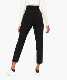 pantalon femme avec pinces et ceinture a grosse boucle noirB261501_3