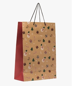 sac cadeau special noel avec motifs cadeaux et sapins en papier recycle brunB267401_1