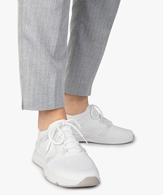 GEMO Baskets femme unies en maille fermeture lacets blanc standard