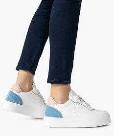 GEMO Tennis femme à lacets bicolores et détails irisés Blanc