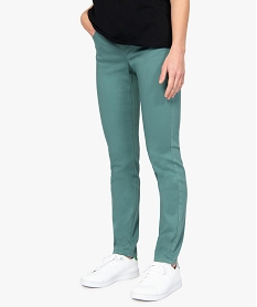 GEMO Pantalon femme coupe slim en toile extensible Vert