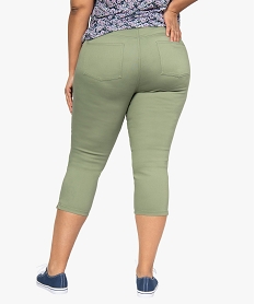 pantacourt femme grande taille en toile extensible coupe ajustee vert pantacourts et shortsB520701_3