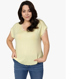 tee-shirt femme grande taille sans manches avec finitions dentelle jauneB542101_1