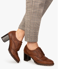 GEMO Escarpins femme unis à talon style derbies avec bout golf marron standard