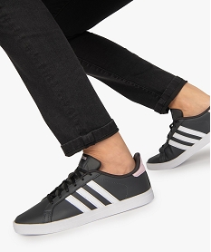 GEMO Baskets femme bicolores à lacets – Adidas Courtpoint noir vif