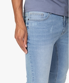 jean homme skinny avec traces dusure et delavage econome en eau gris jeansB955101_2