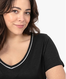 tee-shirt femme grande taille a col v avec lisere paillete noirC017901_2