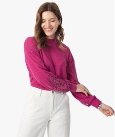 GEMO Tee-shirt femme court en maille côtelée avec manches brodées Rose