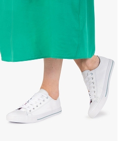 GEMO Baskets femme en toile à lacets et bout renforcé blanc standard