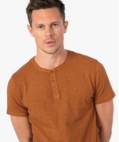 tee-shirt homme col tunisien a manches courtes au coloris unique brunF856901_2