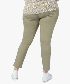 pantalon femme grande taille coupe slim en toile extensible vertF870101_3