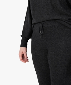 pantalon femme grande taille en maille souple avec large ceinture gris leggings et jeggingsF895701_2