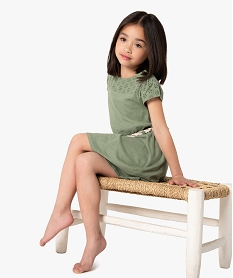GEMO Robe fille avec haut en broderie anglaise et ceinture tressée Vert