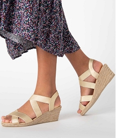 GEMO Sandales femme unies à talon compensé et brides élastiques dore