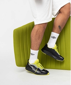 GEMO Baskets homme running en textile avec détails fluo noir vif
