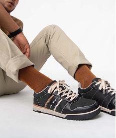 GEMO Baskets homme à surpiqûres contrastées fermeture lacets noir vif