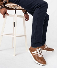 GEMO Baskets homme style chic dessus grainé uni à lacets marron vif