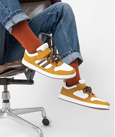 GEMO Baskets homme multimatières colorées fermeture scratch et lacets Jaune