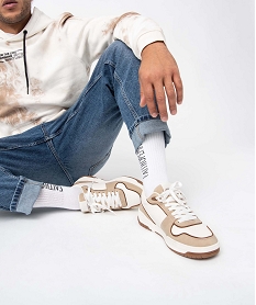 GEMO Baskets homme style skateshoes à lacets bicolores blanc chine