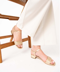GEMO Sandales femme plates à brides tressées métallisées dore