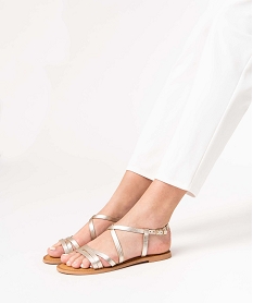 GEMO Sandales femme à talon plat et fines brides en cuir métallisé dore
