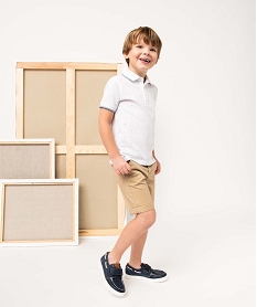 GEMO Bermuda garçon en toile avec revers et ceinture tricolore beige standard