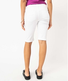 bermuda femme en coton extensible coupe slim blanc shortsI942301_3