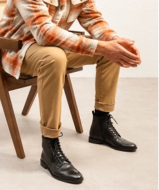 GEMO Boots homme en cuir uni bout amande noir vif