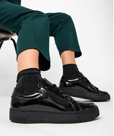 GEMO Baskets femme vernies à zip et à lacets noir vif