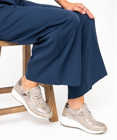 GEMO Baskets femme compensées imitation croco à zip gris standard
