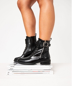 GEMO Boots femme vernies à talon plat avec zip et bride à boucle noir standard