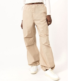 NU-PIED BLEU / JAUNE PANTALON BEIGE