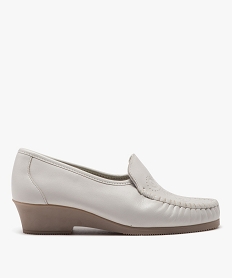 GEMO Mocassins femme confort en cuir uni compensés avec dessus fantaisie blanc standard