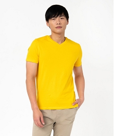 GEMO Tee-shirt à manches courtes et col V homme jaune standard