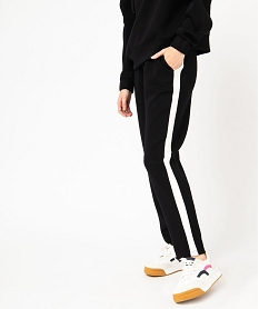 GEMO Pantalon de jogging femme avec bandes contrastantes sur les côtés noir standard