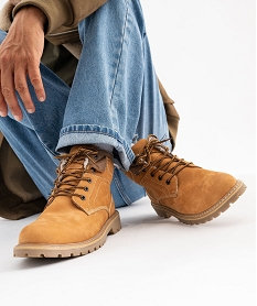 GEMO Boots fourrées dessus cuir à semelle crantée homme beige standard