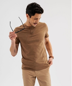 GEMO Tee-shirt manches courtes col tunisien homme marron standard