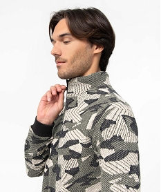 sweat homme a motif camouflage avec col zippe vert sweatsM431701_1