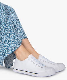 GEMO Baskets femme en toile à bout renforcé fermeture lacets blanc standard