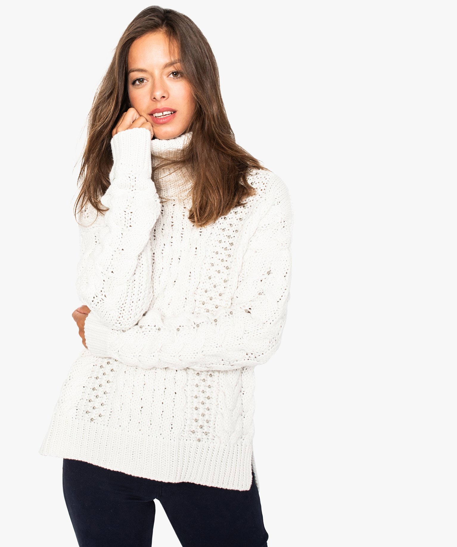 Gemo vetements pull femme a col roule en grosse maille torsadee avec clous argent beige pulls femme GEMO
