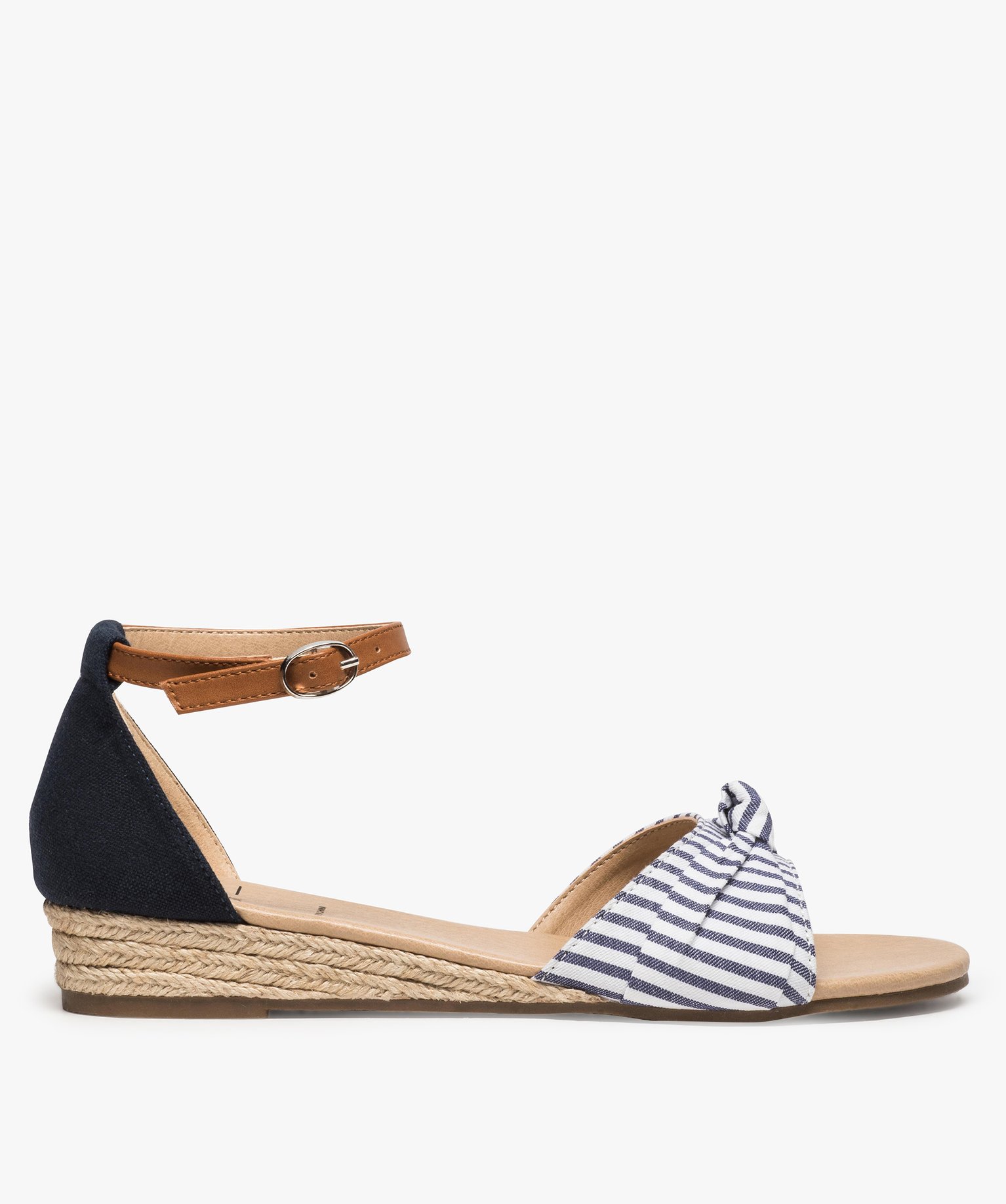 Gemo chaussures sandales femme a petit talon compense et dessus drape 3799 sandales plates et nu pieds femme GEMO